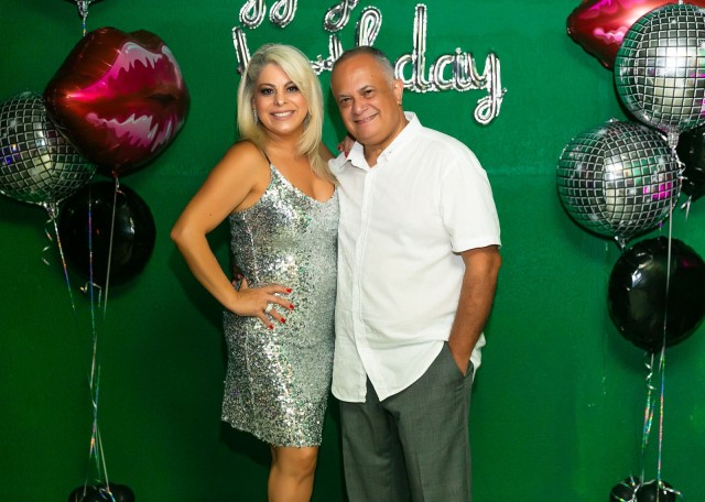 Silmara na Shed com convidados.