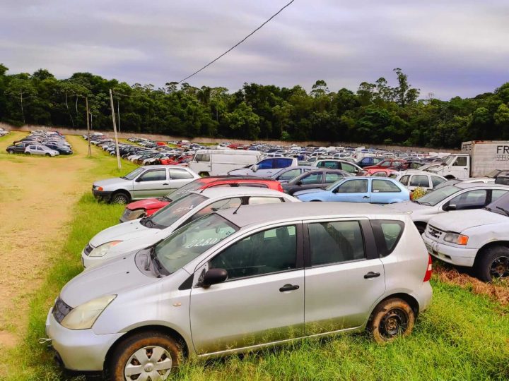 BMW e caminhonetes entre veículos que serão leiloados pelo Detran dia 15 de abril BMW e caminhonetes entre veículos que serão leiloados pelo Detran dia 15 de abril