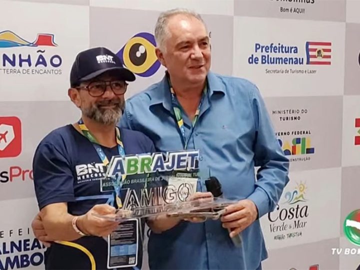 Idealizador da BNT Mercosul, Geninho Goes, recebe Troféu Amigo da ABRAJET