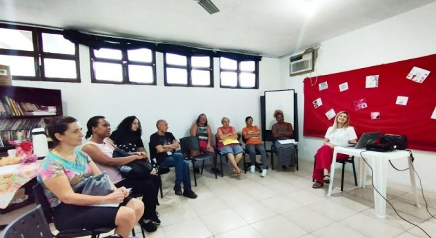 Grupo Borboleta promove roda de conversa sobre valorização da mulher e prevenção à violência
