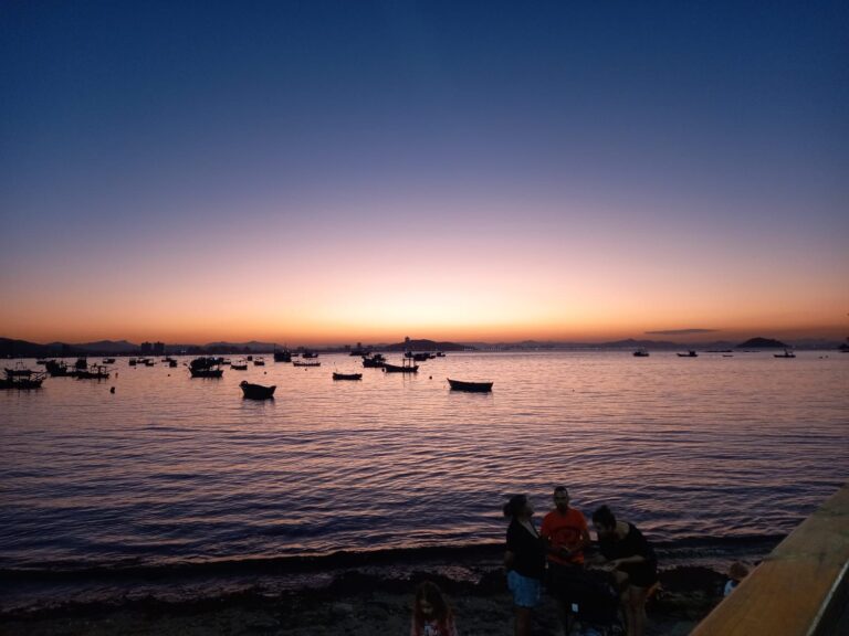 O que fazer em Navegantes: praias, natureza e experiências a poucos minutos do terminal