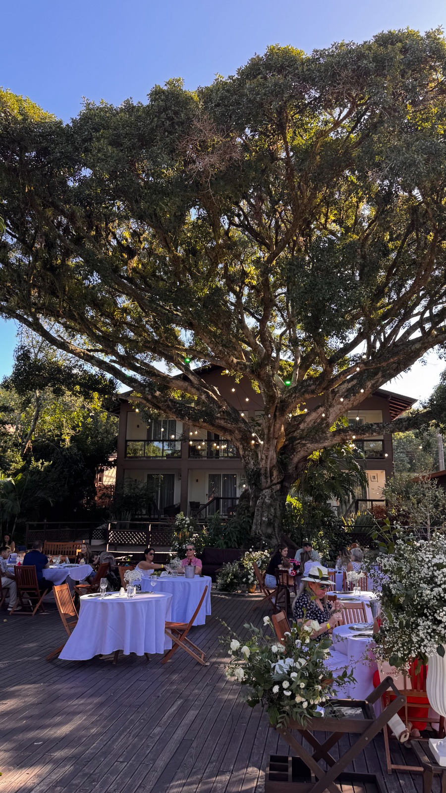 Almoço de Dia das Mães na Pousada Estaleiro Guest House propõe experiência gastronômica em cenário natural único