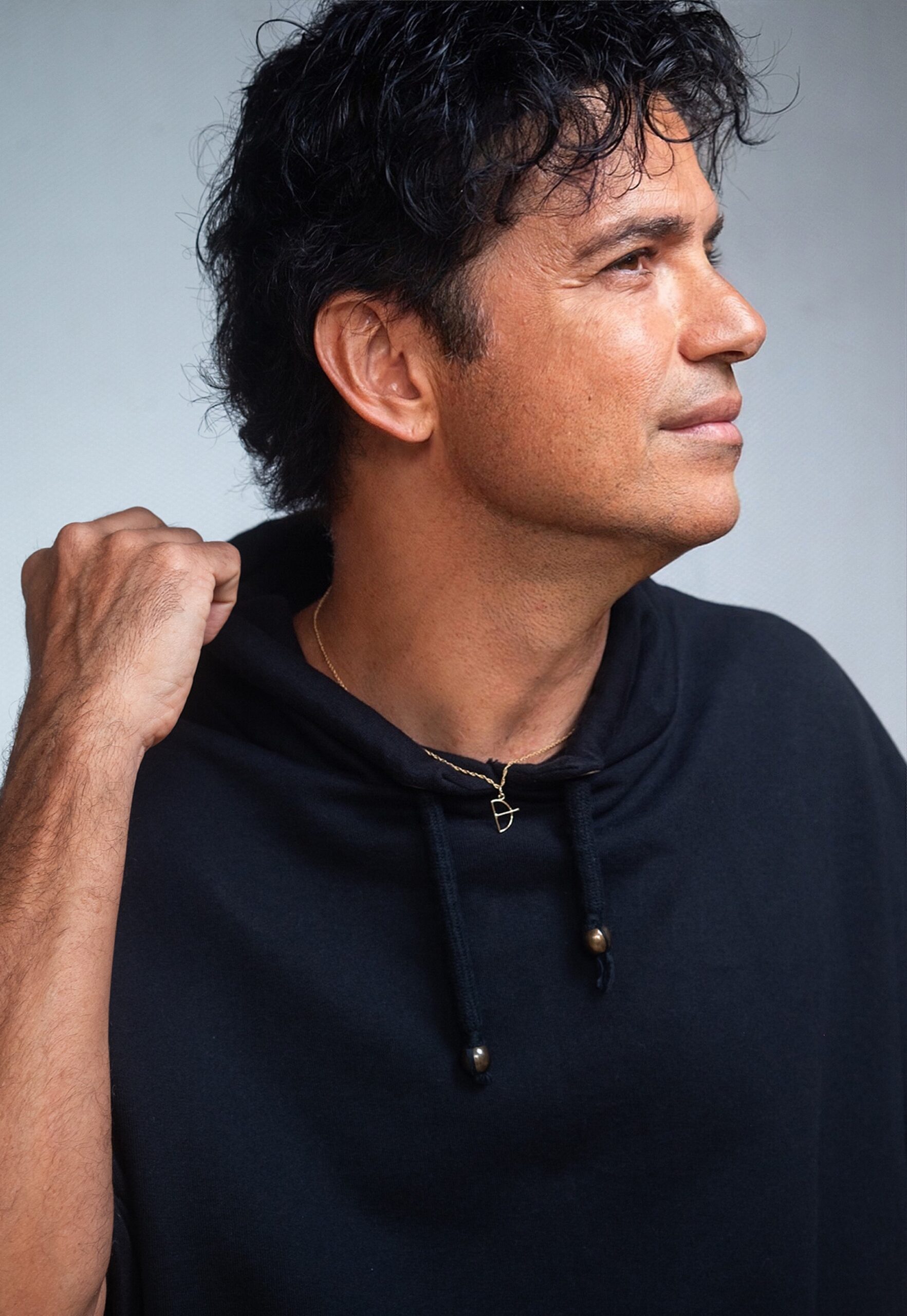   Jorge Vercillo apresenta nova fase da turnê comemorativa com “JV30Parte II – Mais um final feliz” com show em Florianópolis         