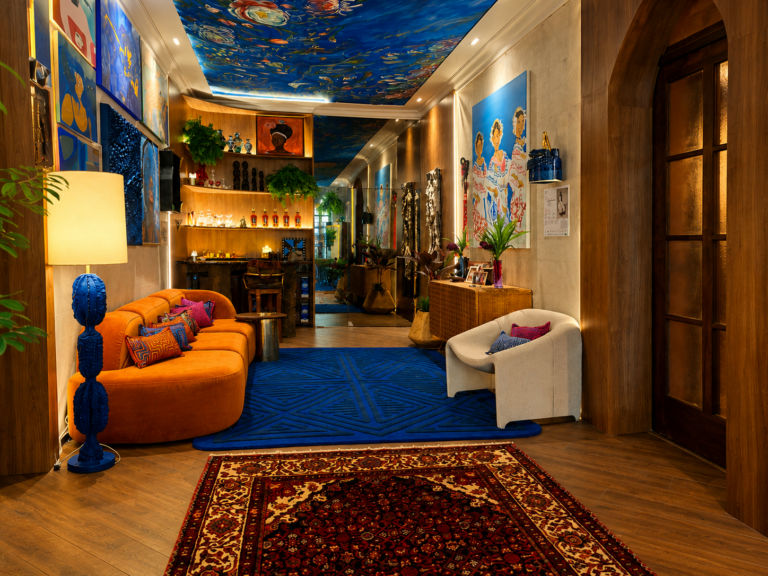 Três ambientes da CASACOR São Paulo traduzem a casa como experiência sensorial