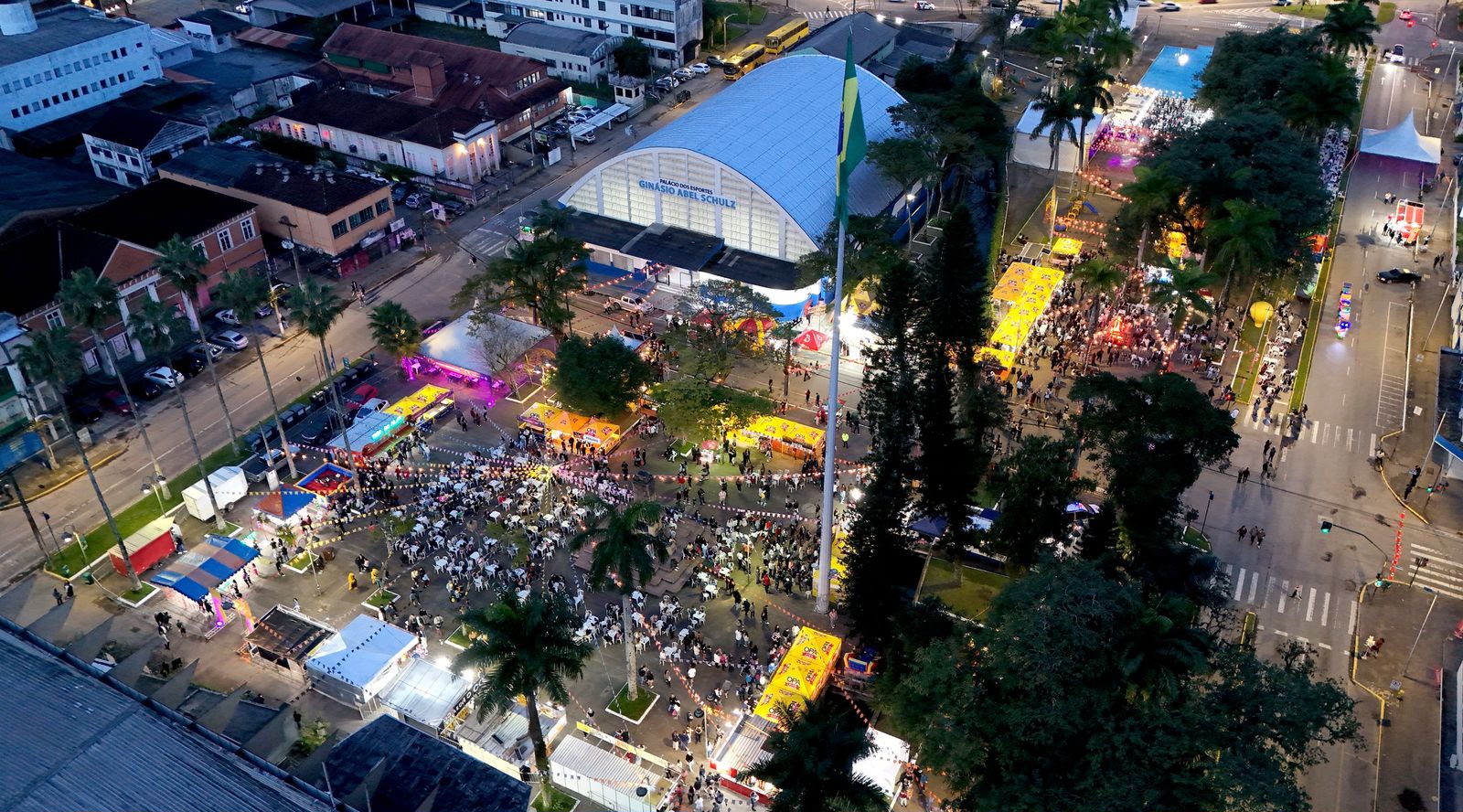 Quentão, quadrilha e forró: começa hoje a maior festa junina de Joinville. Confira a programação
