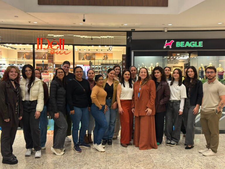 Moda, tecnologia e indústria inspiram desfile no Norte Shopping, em Blumenau