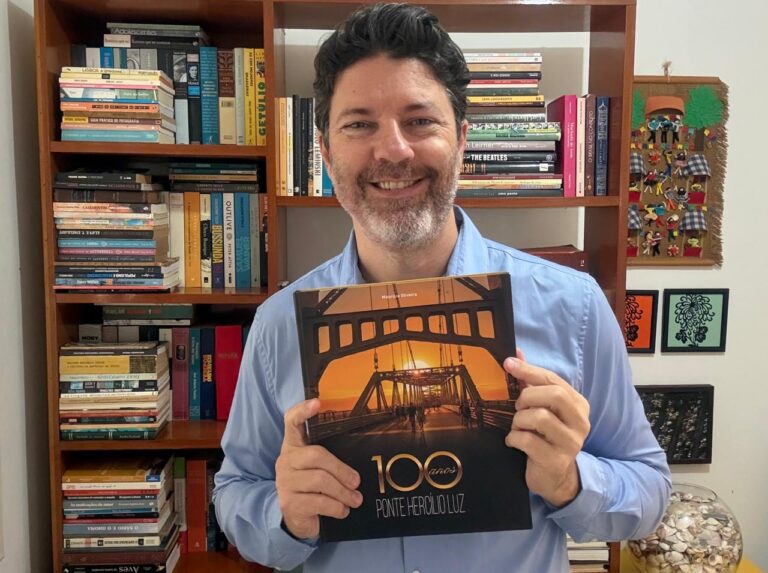 Lançamento do livro “Ponte Hercílio Luz – 100 anos resgata um século de história de Santa Catarina”